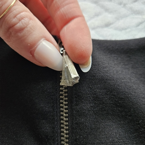 Club Monaco Deslyn Black Sleeveless Top Size 4 - Picture 9 of 11